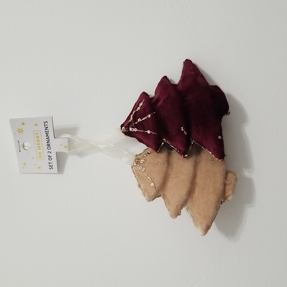 NWT Set of 2 Velvet Trees Holiday Ornaments. - Picture 3 of 3